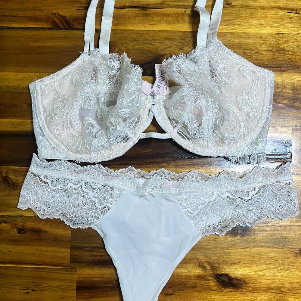 Victoria's Secret Lace Bra and Panty Set - Cream
